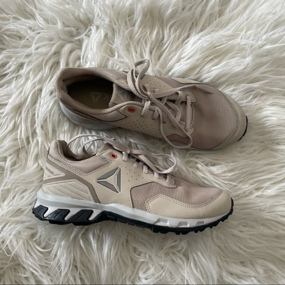Reebok Women's Ridgerider Trail 4.0 size 9 tan sneakers shoes NWOB